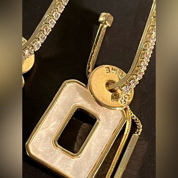 Elegant Dangle Earrings ( GOOD TIME ) very pretty! - Picture 2 of 5